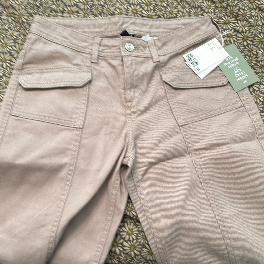NWT H&M Cotten Denim low rise wide leg pants jeans tan size 2 runs small